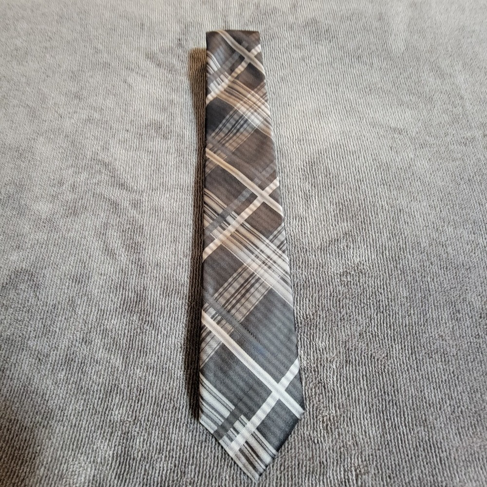 Boss Hugo Boss Made in Italy 100% Silk Black Silver Gray Cool Plaid Pattern Tie